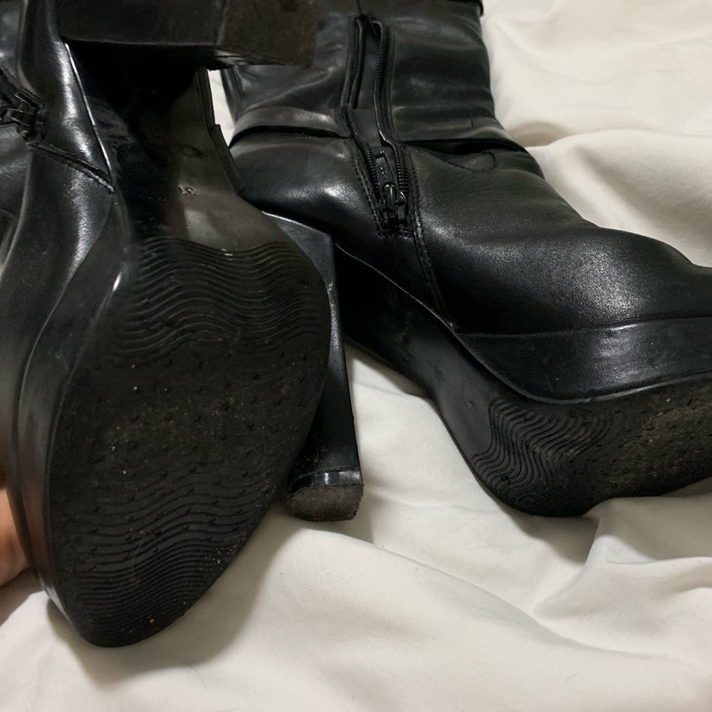 Steve Madden Black Leather Boot - Picture 2 of 3